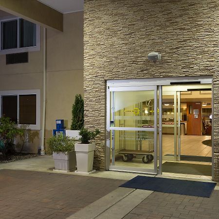 Holiday Inn Express Hotels & Suites Burlington By Ihg Exterior photo