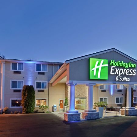 Holiday Inn Express Hotels & Suites Burlington By Ihg Exterior photo