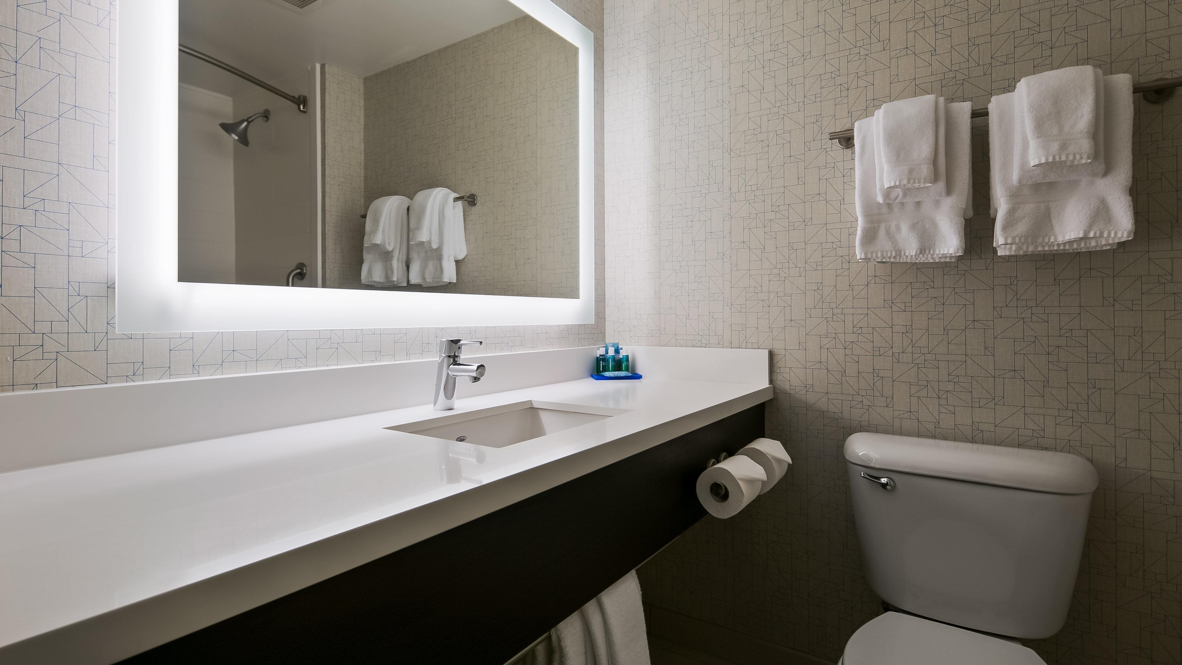 Holiday Inn Express Hotels & Suites Burlington By Ihg Exterior photo