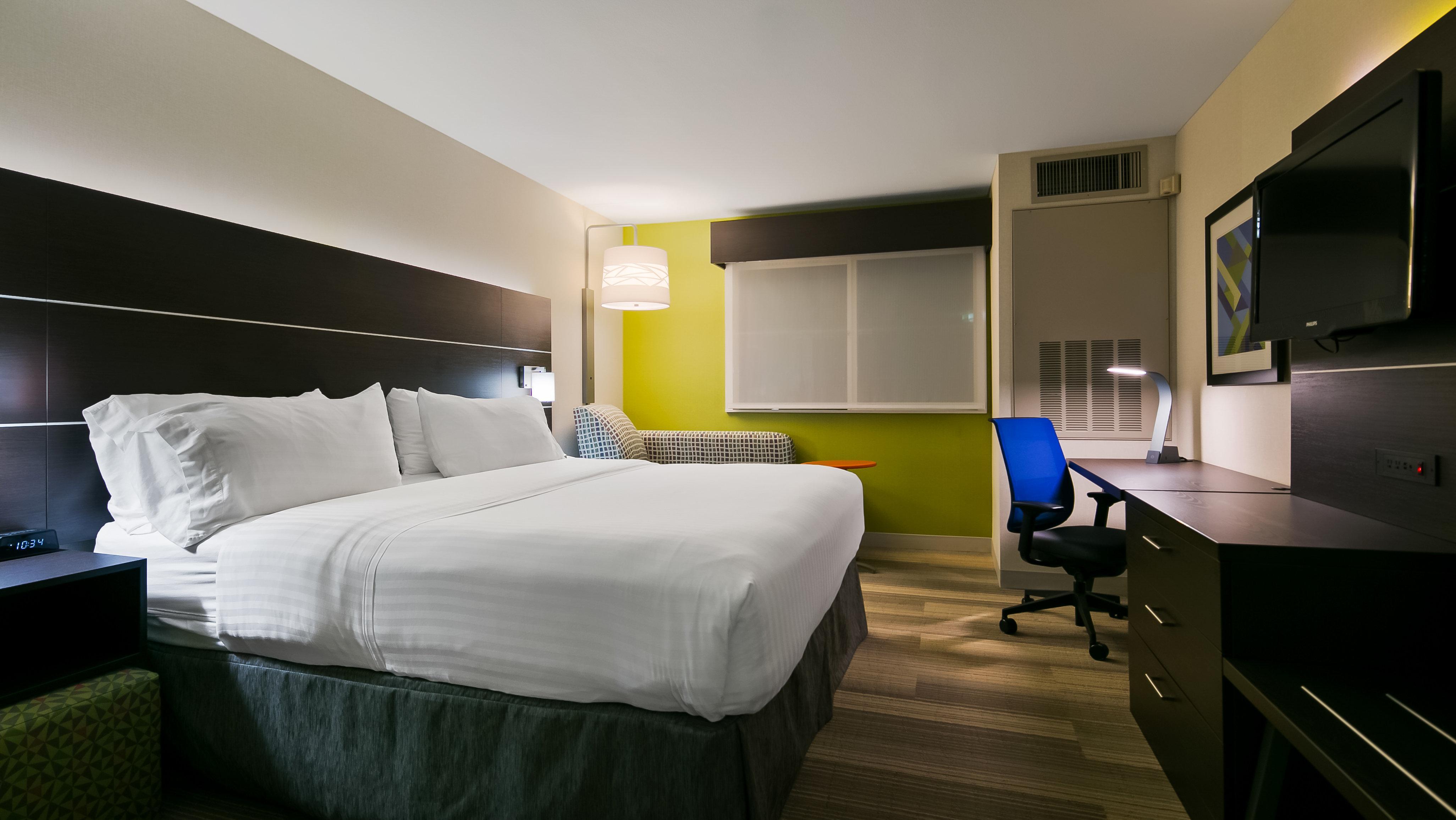 Holiday Inn Express Hotels & Suites Burlington By Ihg Exterior photo