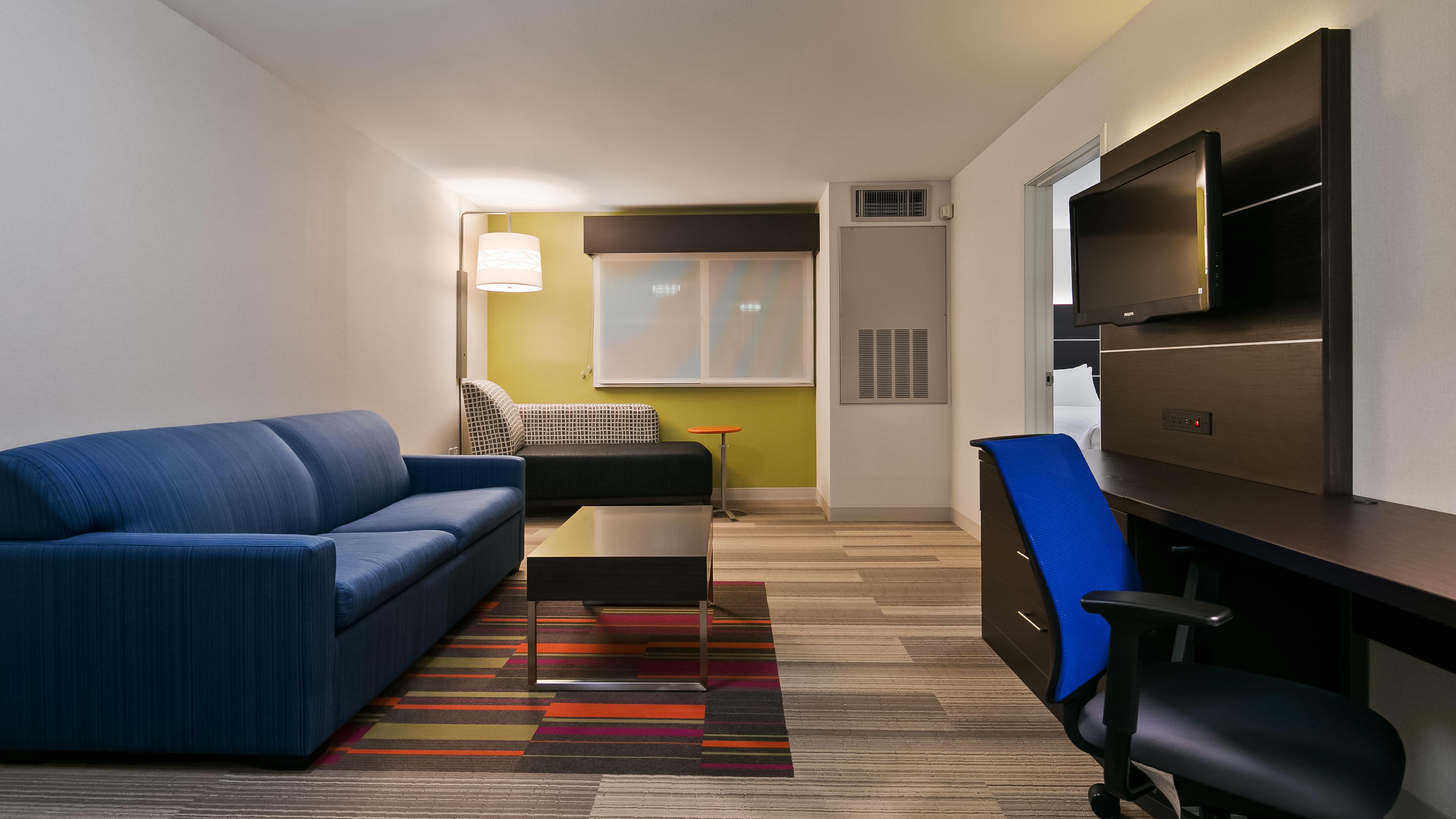 Holiday Inn Express Hotels & Suites Burlington By Ihg Exterior photo