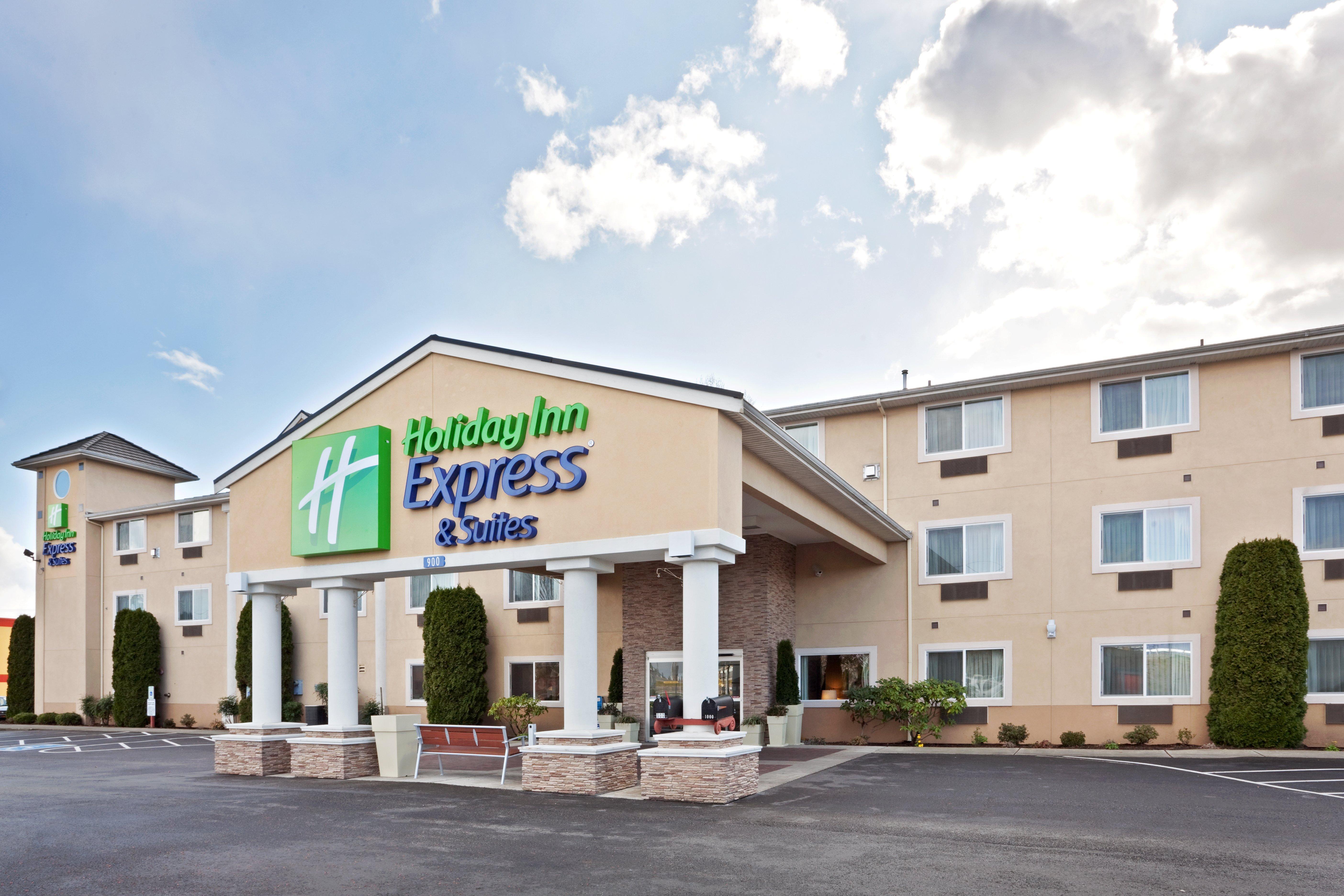 Holiday Inn Express Hotels & Suites Burlington By Ihg Exterior photo