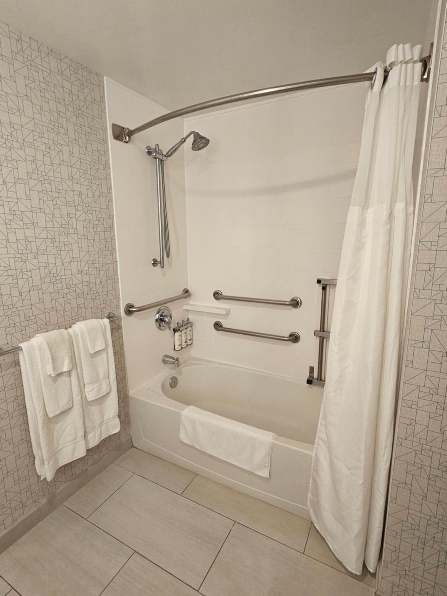 Holiday Inn Express Hotels & Suites Burlington By Ihg Exterior photo
